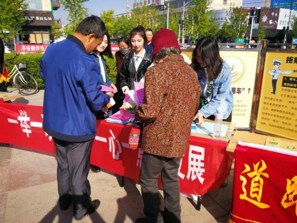 郁郁寡欢，面壁思过；白玉堂皇宫偷米。痛定思痛，免再闯祸！十七跟来追四一是指打什么生肖,警惕虚假宣传落实,深度解答解释落实